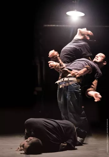 Andrés Labarca, Equilibres sur les mains, 25e promotion du Centre national des arts du cirque/CNAC de Châlons-en-Champagne