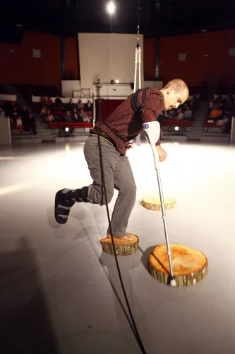 Philippe Ribeiro, Mât chinois, 25e promotion du Centre national des arts du cirque/CNAC de Châlons-en-Champagne