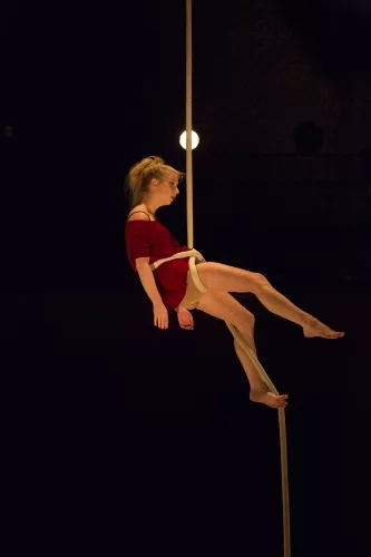 Chloe Mazet, Corde lisse, 26e promotion du Centre national des arts du cirque/CNAC de Châlons-en-Champagne
