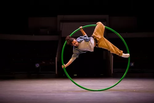 Tommy Entresangle, cercle, 29e promotion du Centre national des arts du cirque (Cnac) de Châlons-en-Champagne