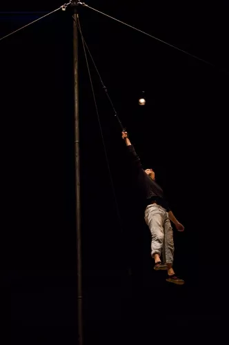 Joana Nicioli Queiroz, mât chinois, 29e promotion du Centre national des arts du cirque (Cnac) de Châlons-en-Champagne