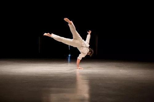 Johan Caussin, acrobatie, 28e promotion du Centre national des arts du cirque (Cnac) de Châlons-en-Champagne